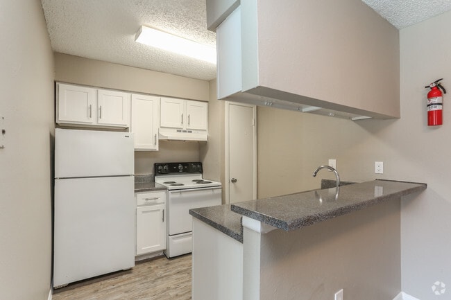 Kitchen - CrescentWood Apartments