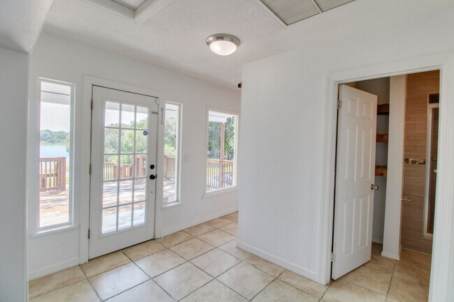 Foto del edificio - 8875 Lake Florence Blvd