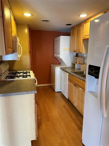Building Photo - 15934 Club Crest Dr