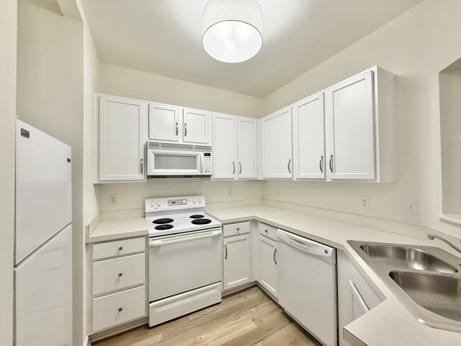 Building Photo - 2608 Broad Oaks Pl