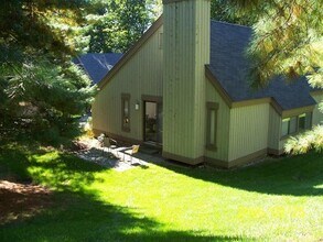 Building Photo - 242 B Heritage Hills