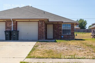 Building Photo - 2804 Alma Dr