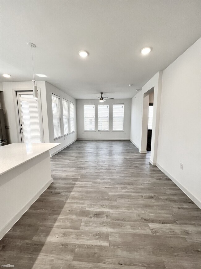 Foto del edificio - 1 br, 1 bath Condo - 3227 S Interstate 35