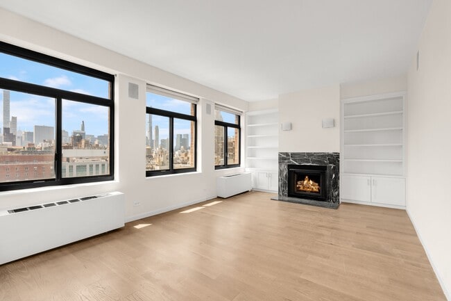Building Photo - 124 E 79th St