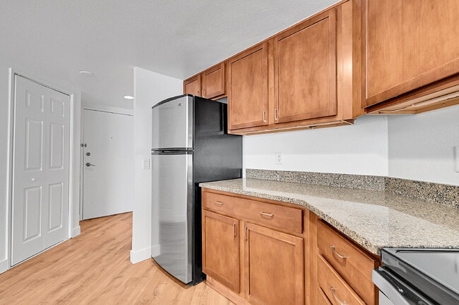 Foto del edificio - $1,750.00 - 1 Bedroom, 1 Bathroom, Condo in Denver with Cozy Balcony!