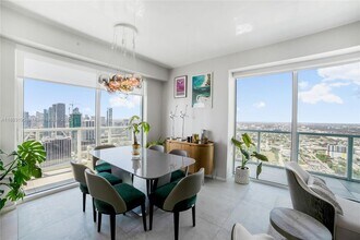 Building Photo - 1900 N Bayshore Dr Building Photo - 1900 N Bayshore Dr