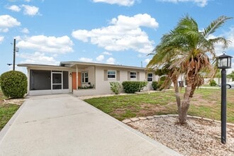 Building Photo - 705 Thunderbird Ave
