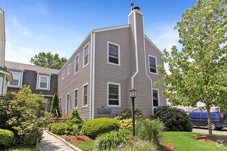 Building Photo - 43 Waterbury Ave