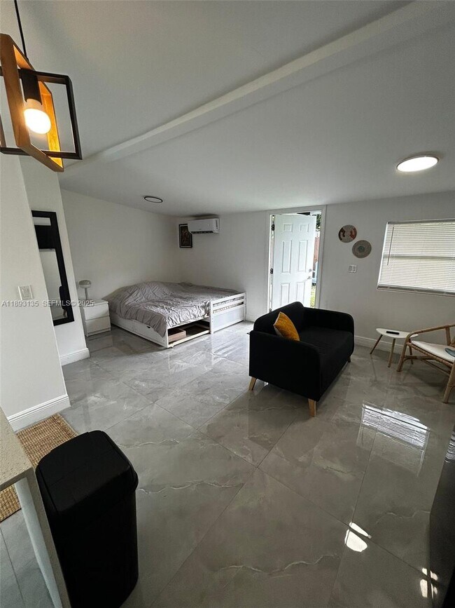 Foto del edificio - 1947 NW 33rd St