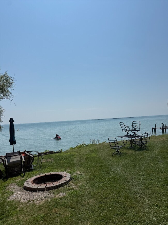 Foto del edificio - 10245 Dixie Hwy