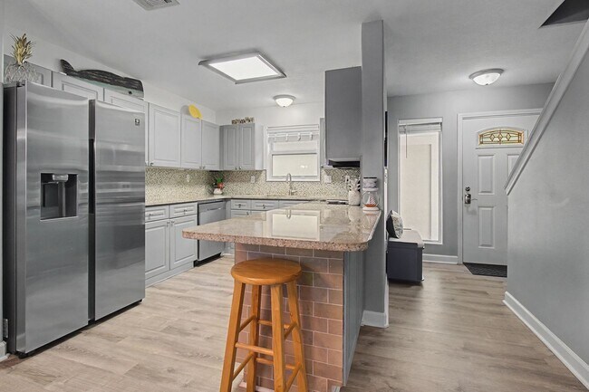 Building Photo - AVAILABLE APRIL 10TH, 2026- Live in the Heart of Destin — Just Minutes from the Harbor!