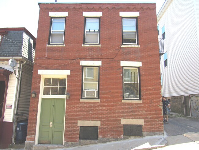 Building Photo - 6 Shepherd Ave