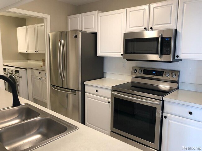 Foto del edificio - 56563 Scotland Blvd