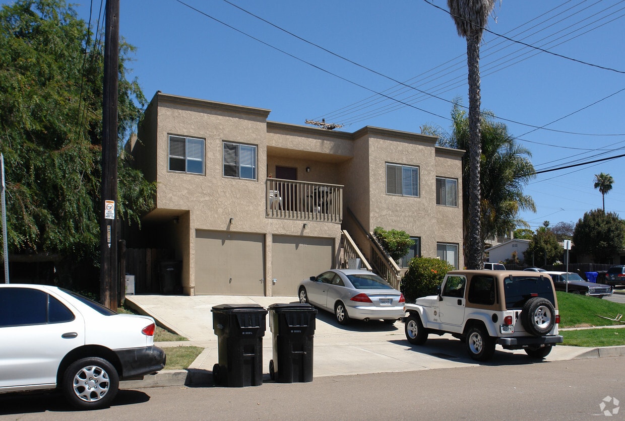 Building Photo - 1676 Chalcedony St