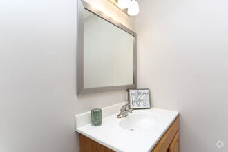 2BR, 2BA - 1,000 SF With Washer & Dryer  - Bathroom - Newberry Parc