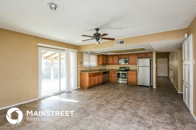 Foto del edificio - 4705 Crestmont Ct