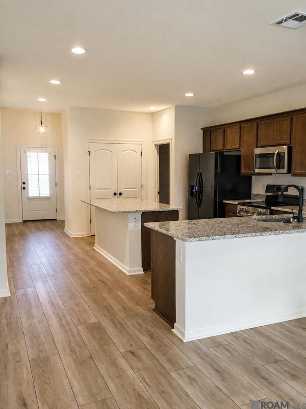 Building Photo - 23667 Sweetbriar Ct