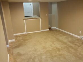 Building Photo - 6 Hartman Ave