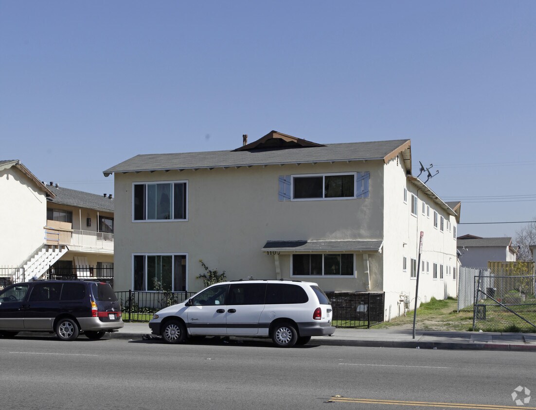 Building Photo - 1109 S Standard Ave