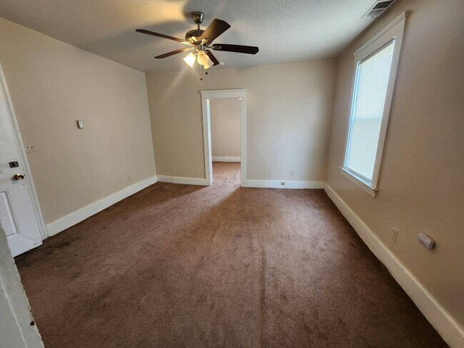 Building Photo - 4629 Storer Ave