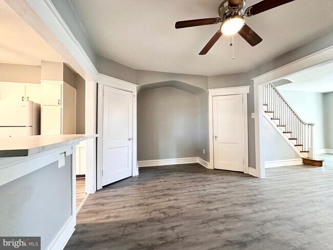 Foto del edificio - 219 Longshore Ave