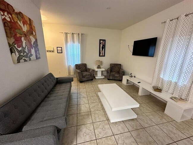 Foto del edificio - 4562 Ada Ln