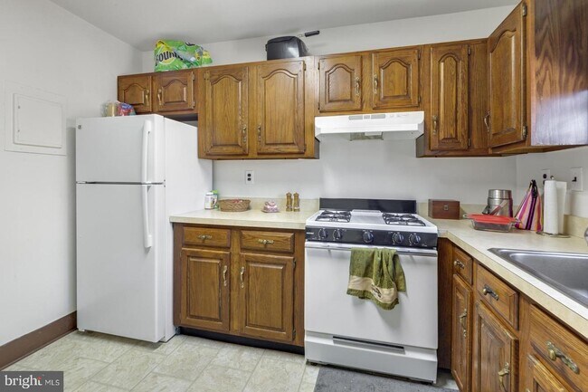 Foto del edificio - 2043 Spring Garden St