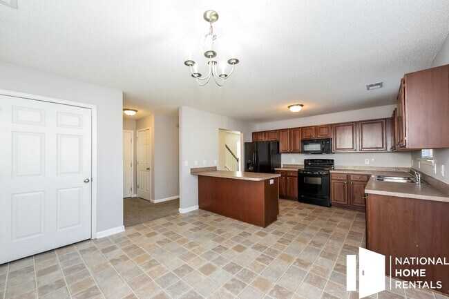 Building Photo - 221 Hester Woods Dr