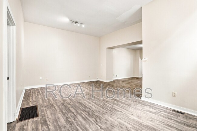 Foto del edificio - 1156 Fletcher Ave