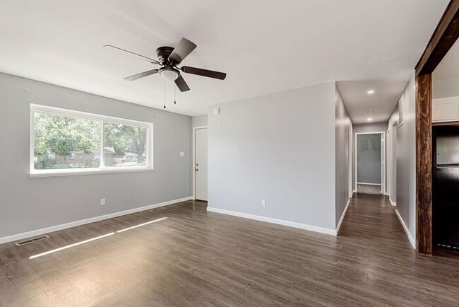 Building Photo - 1530 S Drexel Ave