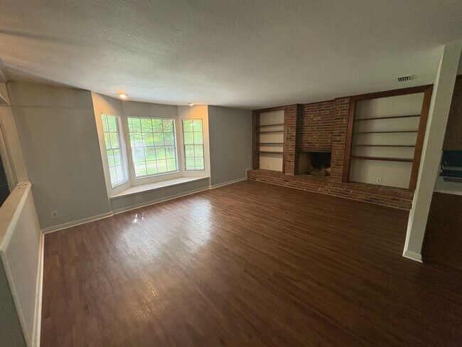 Building Photo - 12723 Longivew Dr W