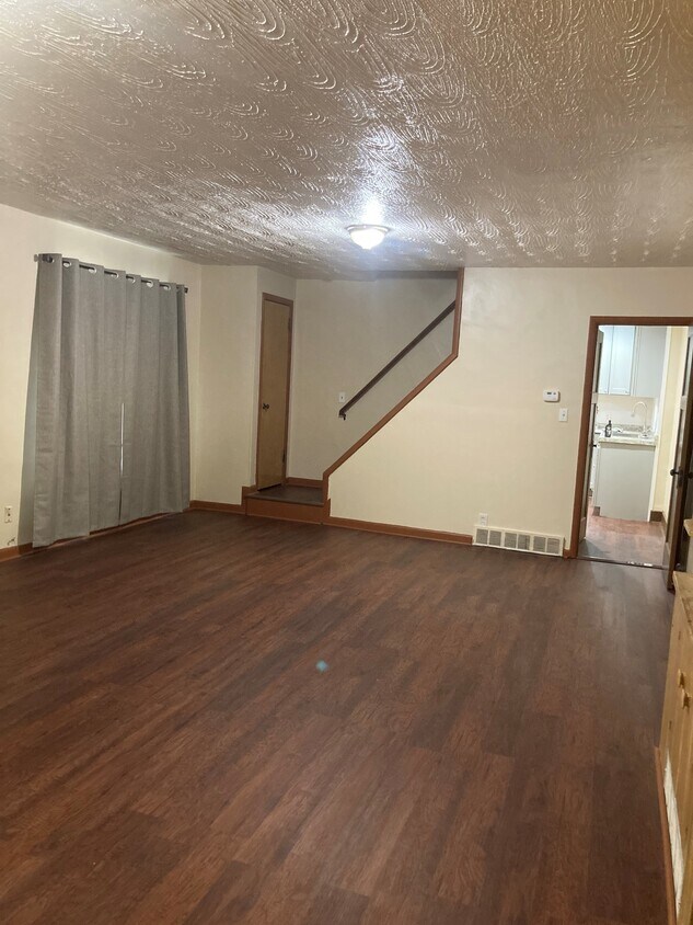 Building Photo - 2752 Ridge Ave