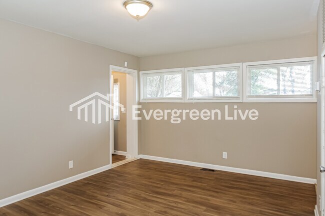 Building Photo - 3524 Flamingo Rd SW