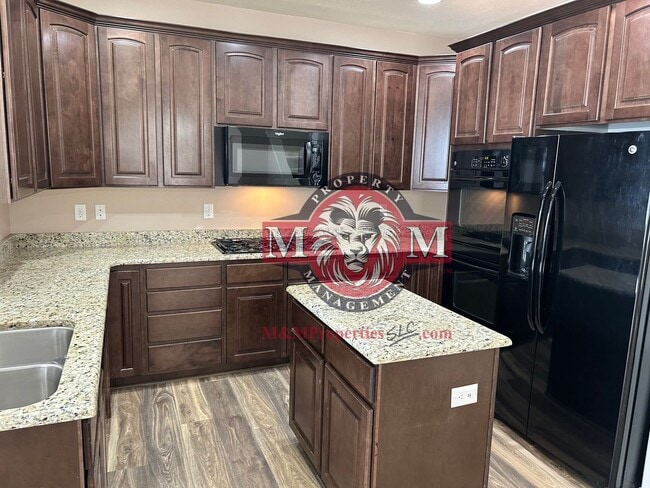 Building Photo - Beautiful 3 Bed 2.5 Bath - 2 Story Home in...