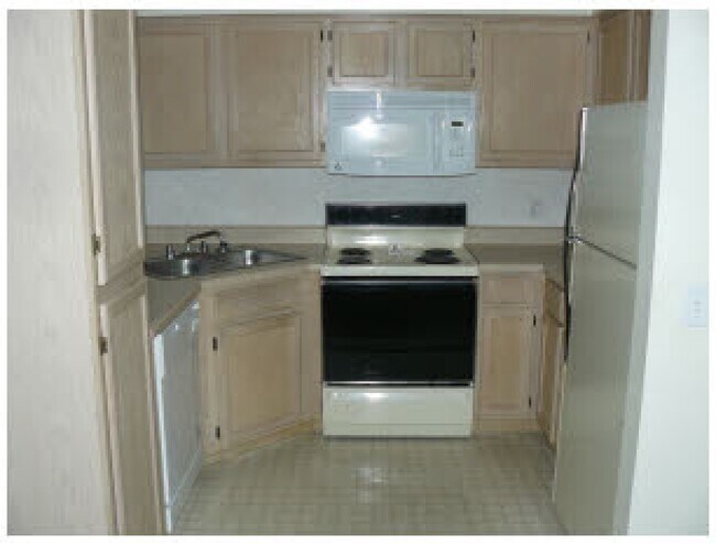 Foto del edificio - 9450 E Becker Ln