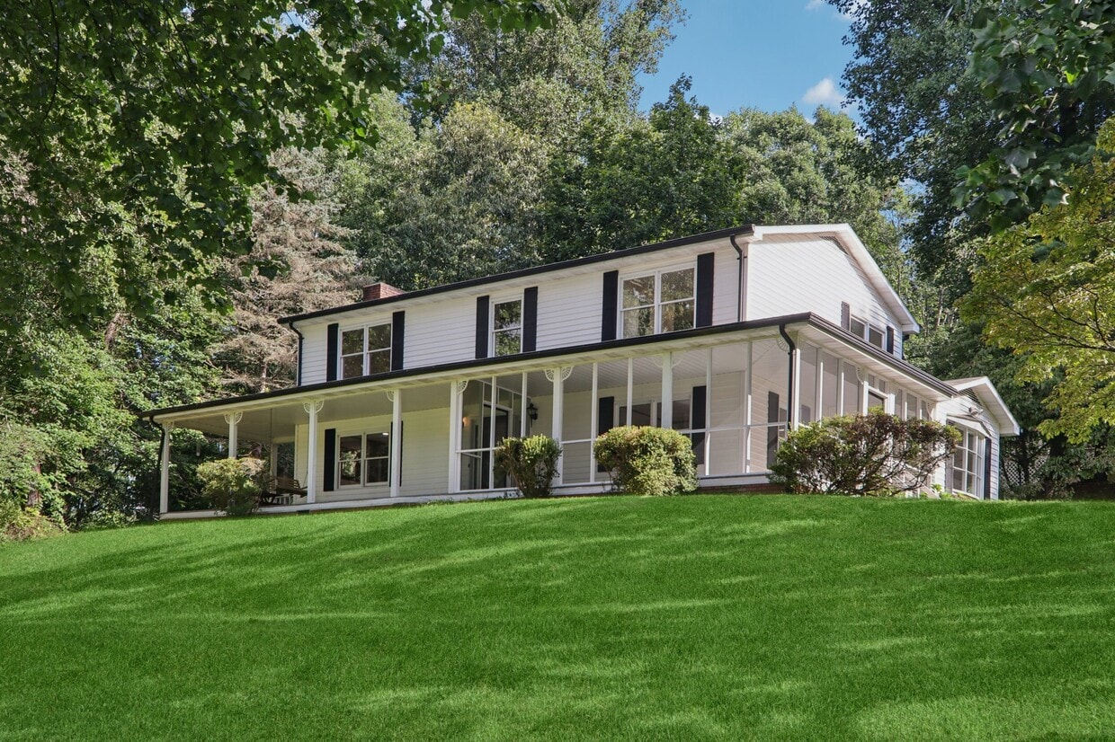 Primary Photo - 5 Timothy Ln