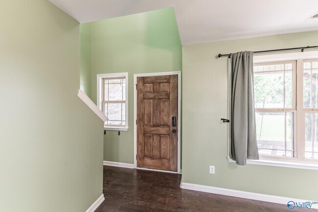 Foto del edificio - 214 Briar Crest Rd