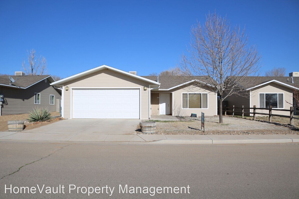 Primary Photo - 3 br, 2 bath House - 338 Valle Bonita