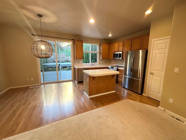 Foto del edificio - Beautiful 3 Bedroom Townhouse in West Linn!