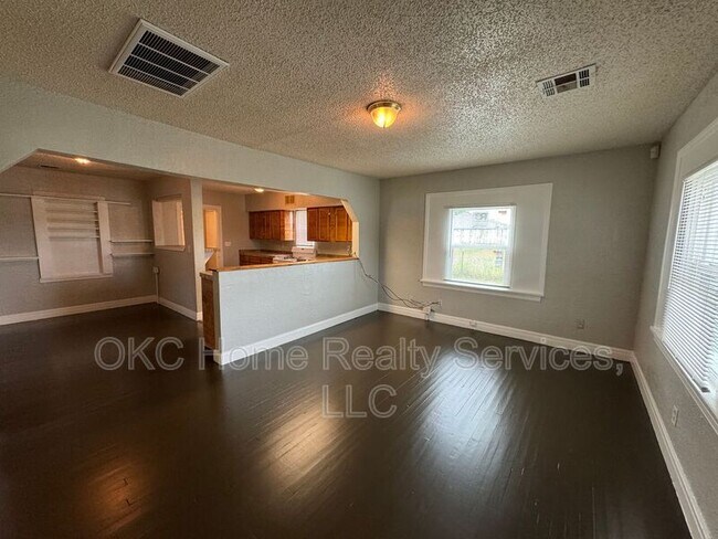 Foto del edificio - 6221 S Klein Ave