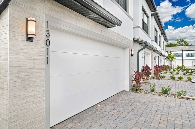 Building Photo - BRAND NEW Townhome ~ 3 Bed/2.5 Bath ~ 2 Car Garage