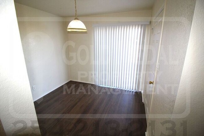 Foto del edificio - 2807 Leroy Cir