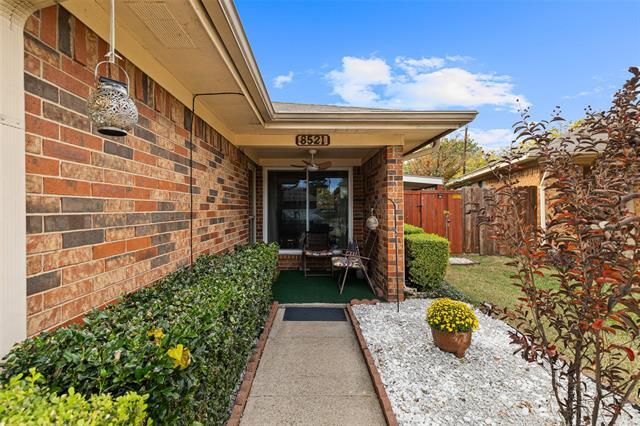 Foto del edificio - 8521 Holly St