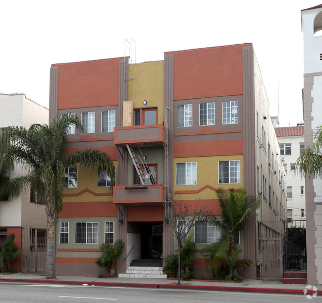 40 Alamitos Avenue - 40 Alamitos Ave