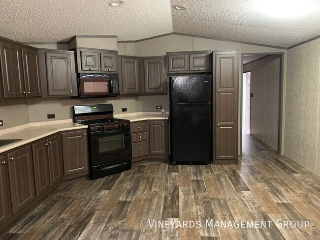 Foto del edificio - Ask about our move-in specials!