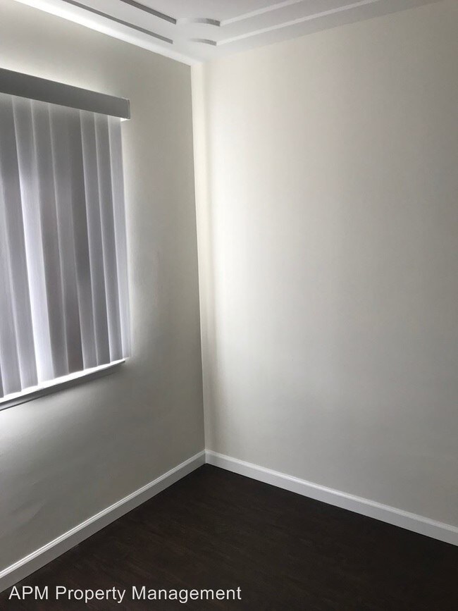 Foto del edificio - 1148-1156 W Valencia Dr