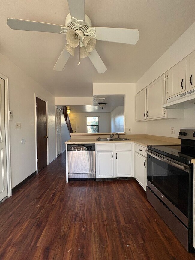 Foto del edificio - 1928 N Salem Ave