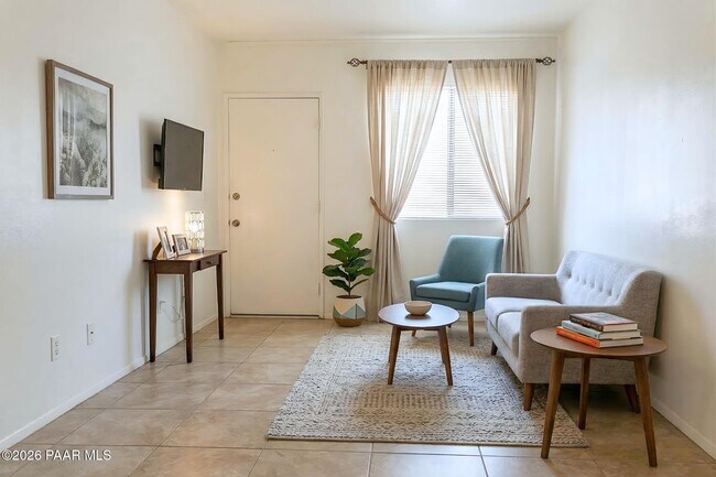 Foto del edificio - 2466 N Treat Ave