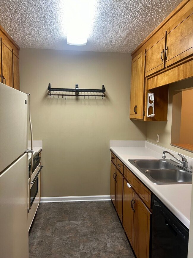 Building Photo - 156 Woodfield Pl