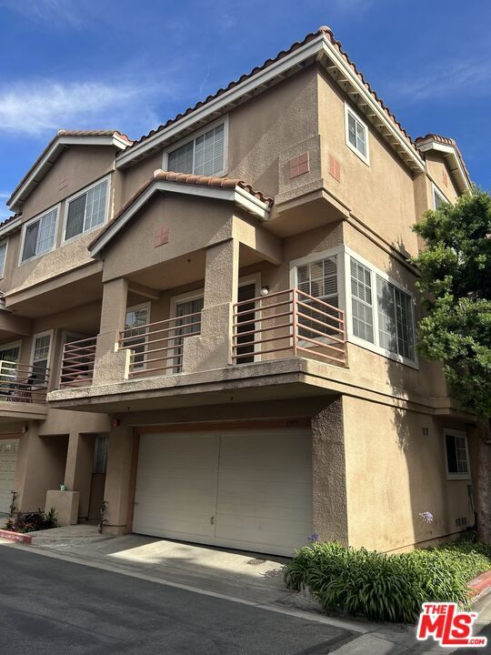 Primary Photo - 13975 Lemoli Ave